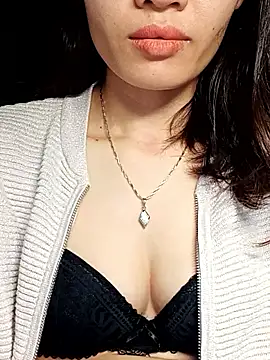 Hinna x online show from November 2025 08:23:02 PM