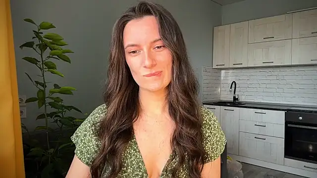 Luna Raee online show from September 2025 07:03:01 AM