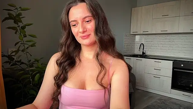 Luna Raee online show from September 2025 07:24:02 AM