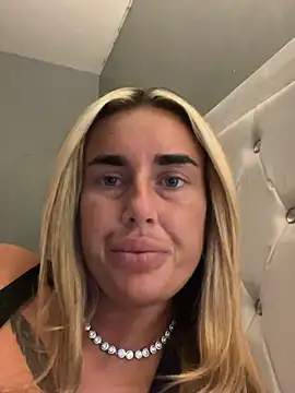 EllieMaeBaby online show from July 2026 09:44:02 PM