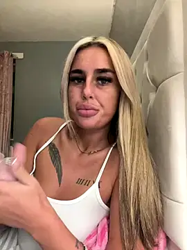 EllieMaeBaby online show from December 2025 09:42:01 PM