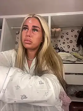 EllieMaeBaby online show from April 2026 04:12:02 PM