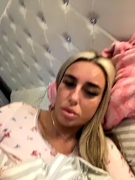 EllieMaeBaby online show from December 2025 12:26:01 PM