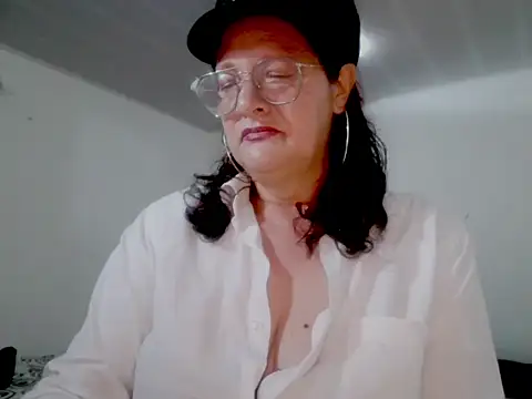 ArdienteBetania online show from October 2025 02:39:01 PM