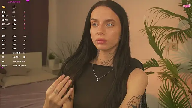 Snapshot of livia_starwars chatting on September 2025 09:43:02 PM livia starwars online show from September 2025 09:43:02 PM