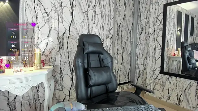 adelinemoretti online show from April 2026 03:48:02 PM