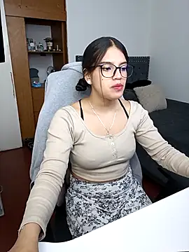 Snapshot of asumi_18 chatting on September 2025 02:06:01 PM asumi 18 online show from September 2025 02:06:01 PM