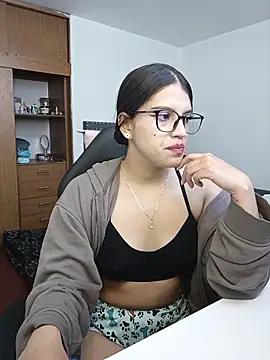 Snapshot of asumi_18 chatting on October 2025 02:06:02 PM asumi 18 online show from October 2025 02:06:02 PM