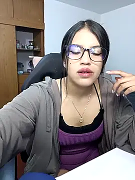 asumi 18 online show from October 2025 09:43:01 AM