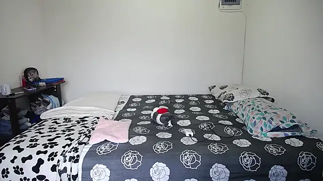 Candy Grey28 online show from November 2025 11:47:01 AM