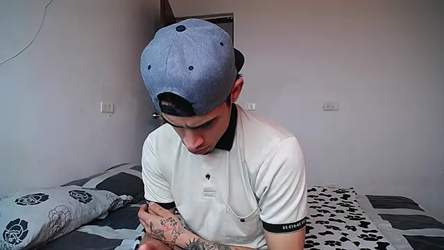 Candy Grey28 online show from October 2025 01:01:01 PM