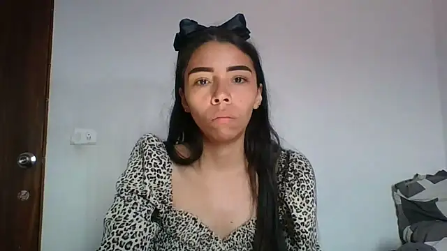 Candy Grey28 online show from October 2025 02:43:02 PM