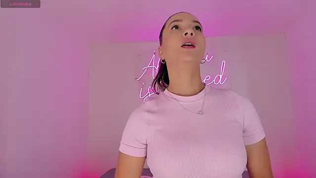 Snapshot of aleksandramiller_ chatting on September 2025 12:44:02 PM aleksandramiller online show from September 2025 12:44:02 PM