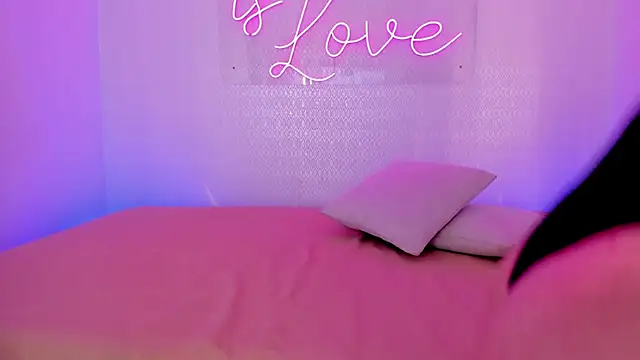 aleksandramiller  online show from April 2026 08:54:01 PM