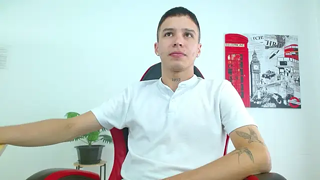 Cumandres18 online show from December 2025 02:49:02 PM