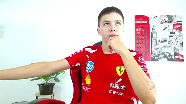 Cumandres18 online show from November 2025 02:09:02 PM