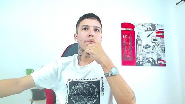 Cumandres18 online show from December 2025 03:27:02 PM