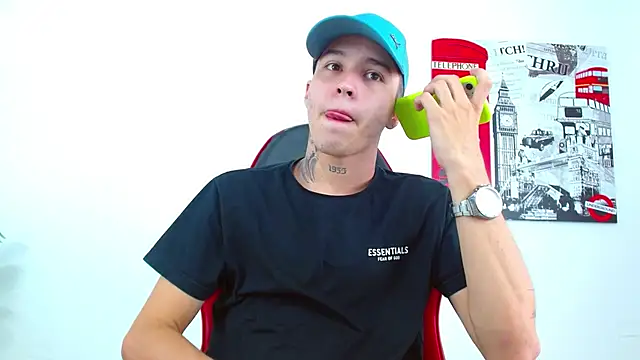 Cumandres18 online show from February 2026 02:50:02 PM