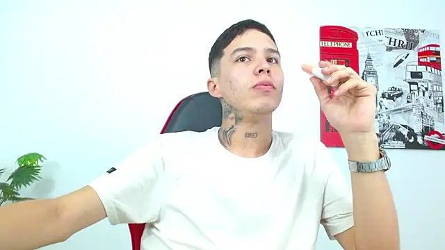 Cumandres18 online show from February 2026 02:58:01 PM