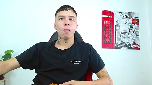 Cumandres18 online show from March 2026 02:23:01 PM