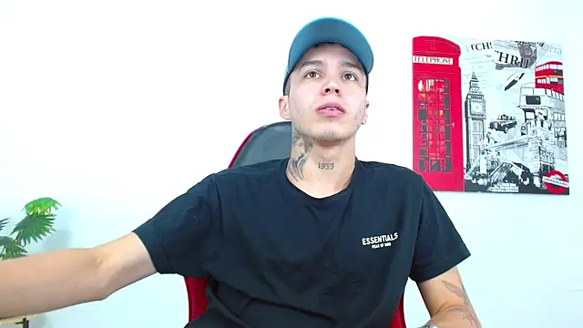 Cumandres18 online show from February 2026 03:02:02 PM