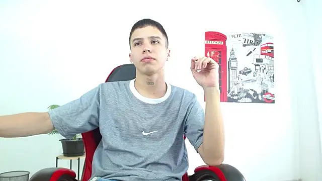 Cumandres18 online show from October 2025 02:05:01 PM