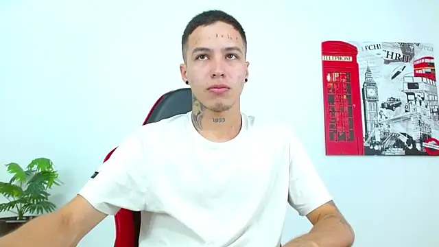 Cumandres18 online show from May 2026 03:07:02 PM