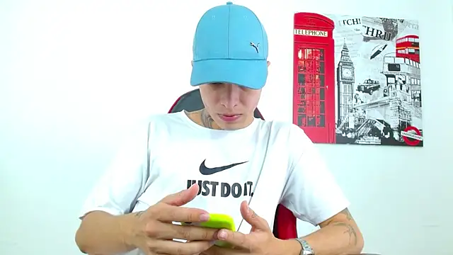 Cumandres18 online show from February 2026 03:01:01 PM