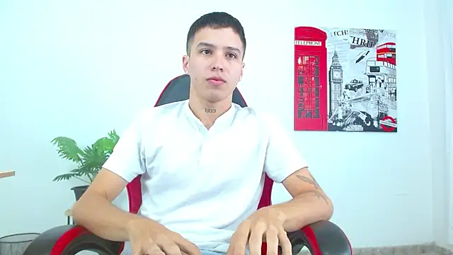 Cumandres18 online show from October 2025 02:05:02 PM