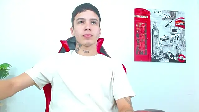 Cumandres18 online show from February 2026 03:12:02 PM