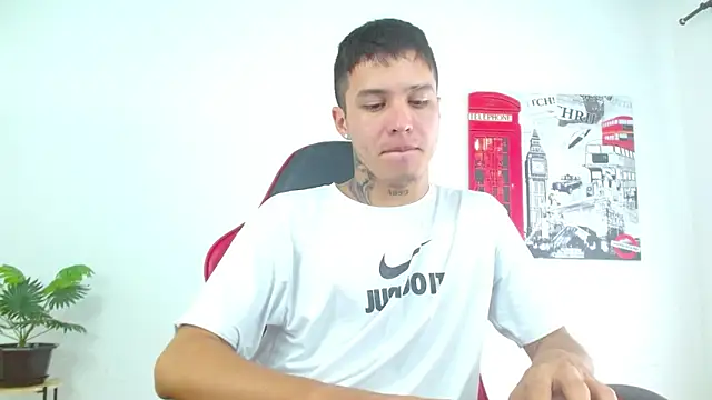 Cumandres18 online show from January 2026 02:57:01 PM