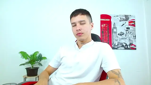 Cumandres18 online show from November 2025 02:17:02 PM