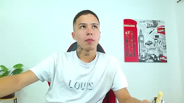 Cumandres18 online show from April 2026 02:43:01 PM