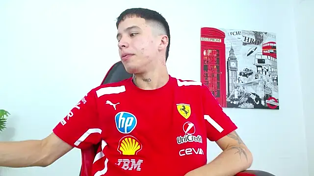 Cumandres18 online show from February 2026 03:11:01 PM