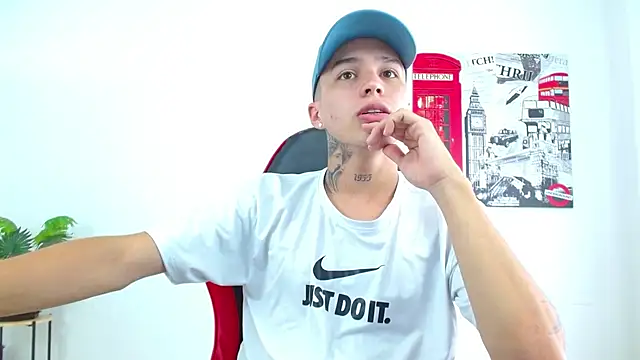 Cumandres18 online show from January 2026 03:04:02 PM