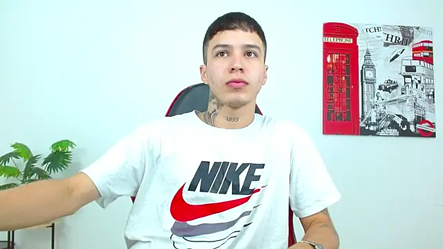 Cumandres18 online show from March 2026 02:32:01 PM