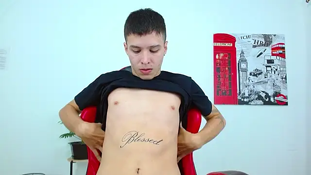 Cumandres18 online show from November 2025 01:55:02 PM