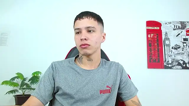 Cumandres18 online show from March 2026 03:06:01 PM