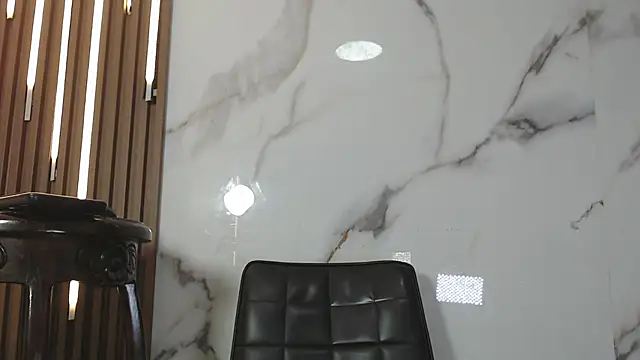 zuri lux online show from October 2025 11:49:02 PM