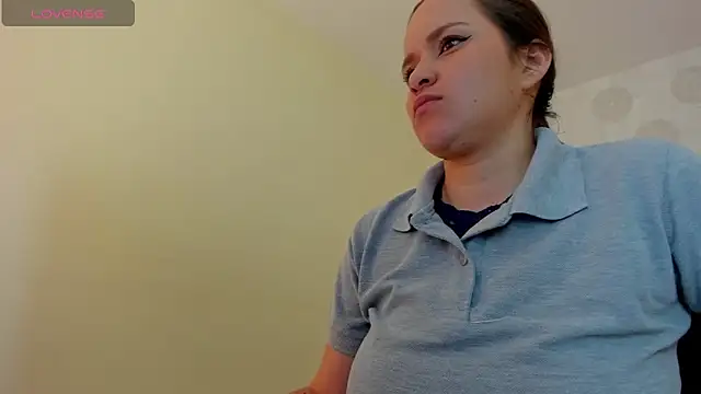 GIANAMILLER6 online show from October 2025 12:17:01 PM