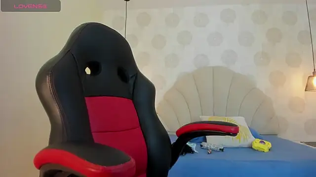 Snapshot of GIANAMILLER6 chatting on November 2025 12:27:02 PM GIANAMILLER6 online show from November 2025 12:27:02 PM