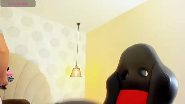 Snapshot of GIANAMILLER6 chatting on February 2026 12:04:01 PM GIANAMILLER6 online show from February 2026 12:04:01 PM