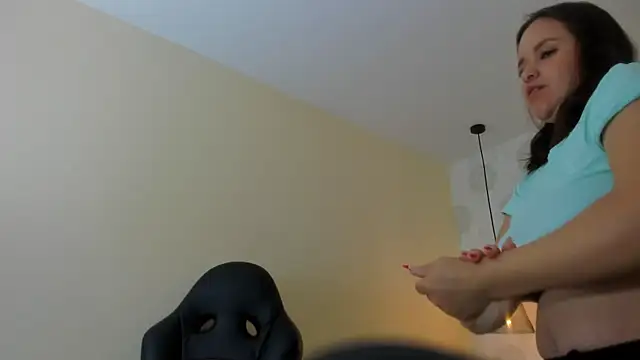 Snapshot of GIANAMILLER6 chatting on February 2026 12:15:02 PM GIANAMILLER6 online show from February 2026 12:15:02 PM