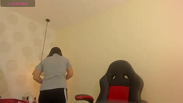 Snapshot of GIANAMILLER6 chatting on November 2025 12:08:01 PM GIANAMILLER6 online show from November 2025 12:08:01 PM