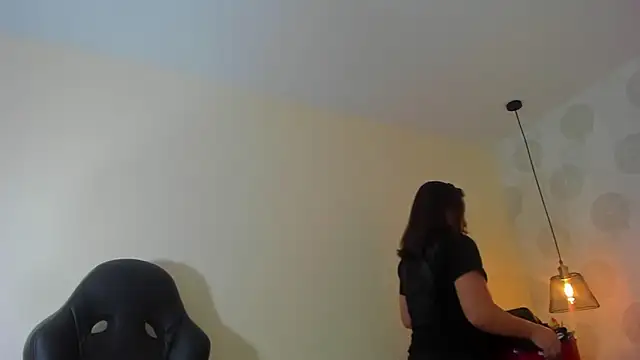 Snapshot of GIANAMILLER6 chatting on April 2026 12:11:02 PM GIANAMILLER6 online show from April 2026 12:11:02 PM