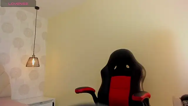 Snapshot of GIANAMILLER6 chatting on November 2025 12:10:01 PM GIANAMILLER6 online show from November 2025 12:10:01 PM