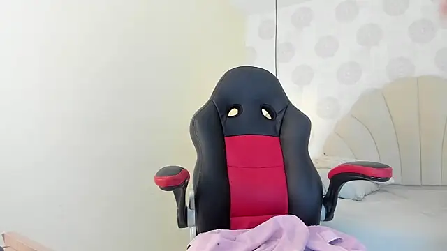 Snapshot of GIANAMILLER6 chatting on October 2025 12:42:01 AM GIANAMILLER6 online show from October 2025 12:42:01 AM