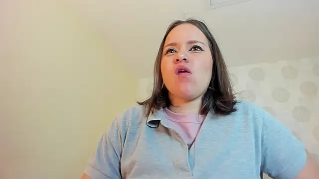 Snapshot of GIANAMILLER6 chatting on October 2025 12:15:02 PM GIANAMILLER6 online show from October 2025 12:15:02 PM