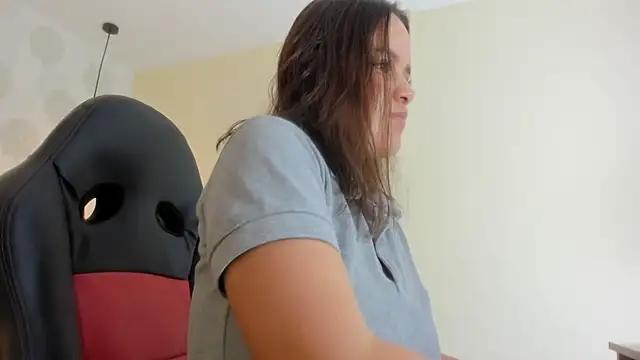 Snapshot of GIANAMILLER6 chatting on February 2026 12:06:02 PM GIANAMILLER6 online show from February 2026 12:06:02 PM