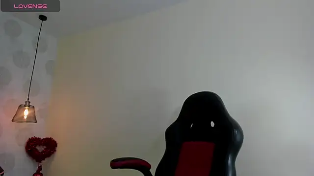 Snapshot of GIANAMILLER6 chatting on March 2026 12:04:02 PM GIANAMILLER6 online show from March 2026 12:04:02 PM